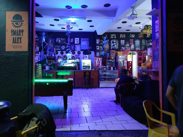 Smart Alex Rock Pub